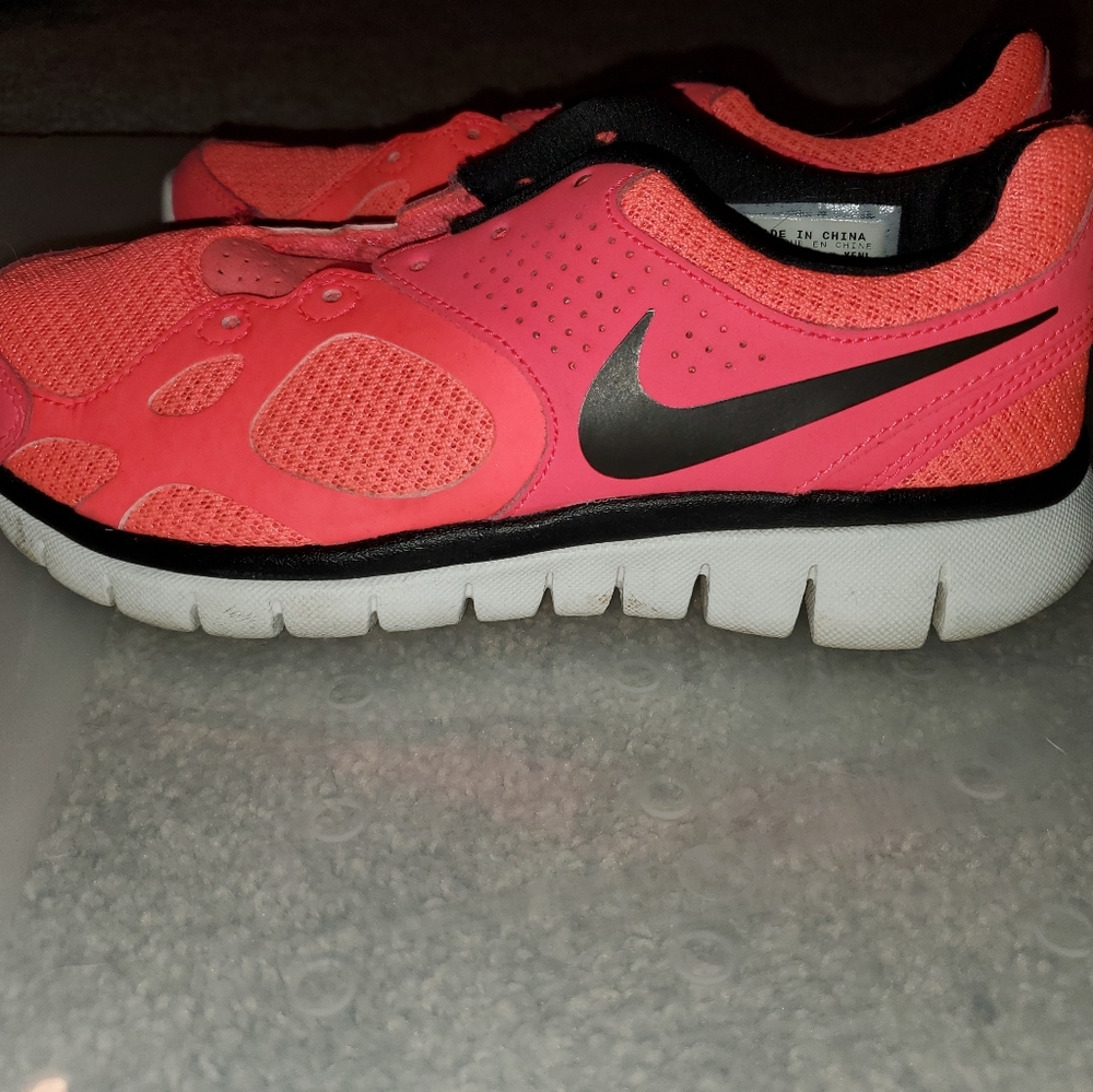 Pink nike shoes